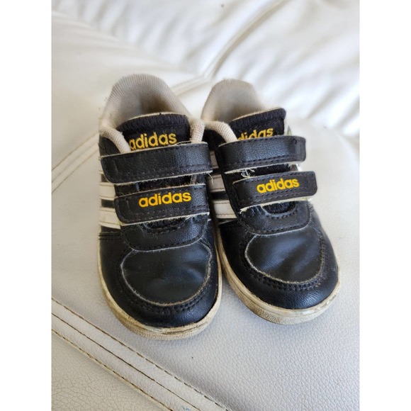 Baby adidas shoes - Picture 4 of 6